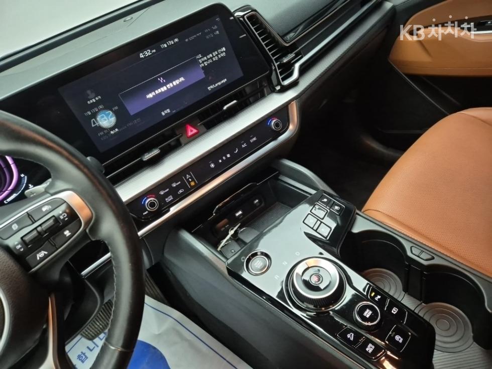 2022 - kia sportage