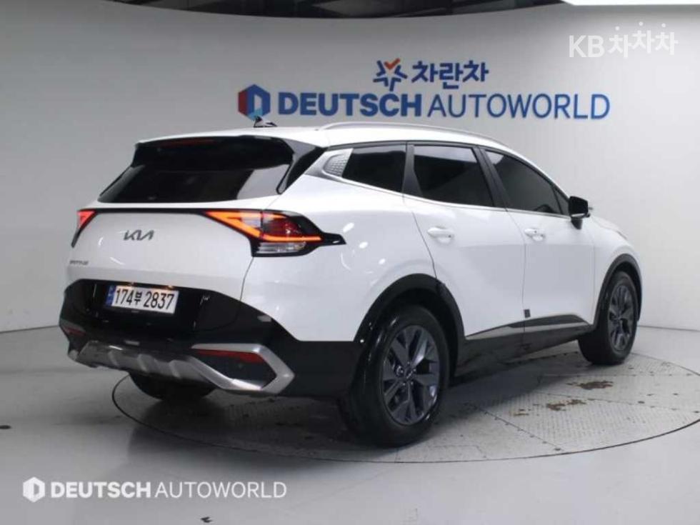 2022 - kia sportage