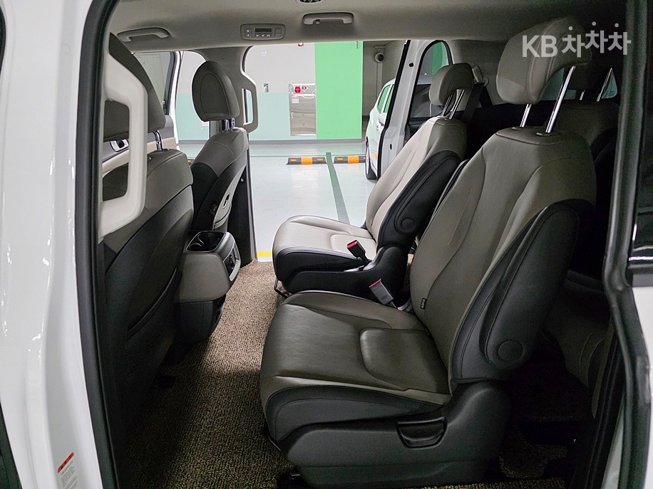 2025 - kia carnival