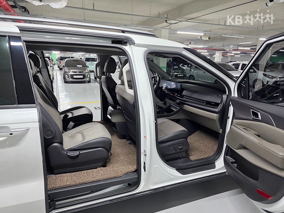 2025 - kia carnival