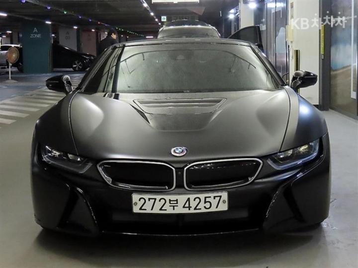 BMW i8 1.5 Roadster Basic - фото 2