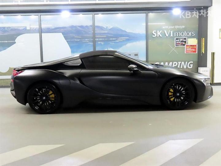 BMW i8 1.5 Roadster Basic - фото 3
