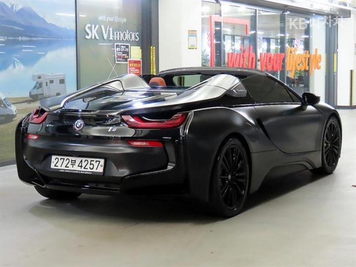BMW i8 1.5 Roadster Basic - фото 9