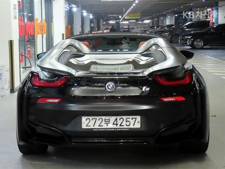 BMW i8 1.5 Roadster Basic - фото 10