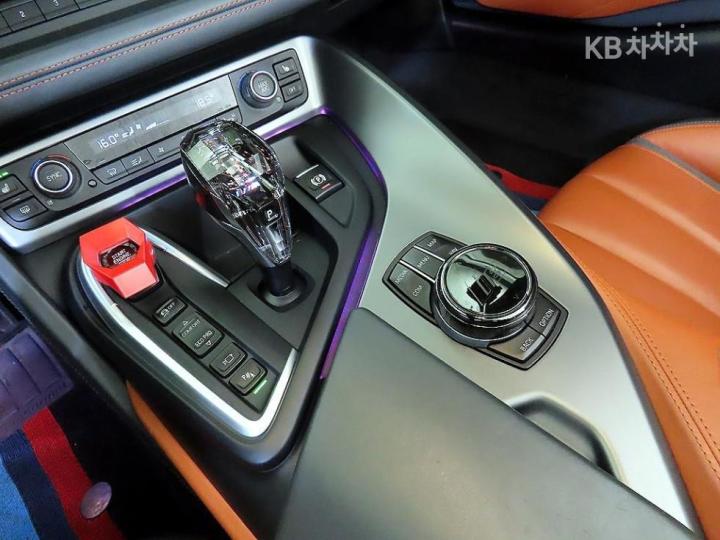 BMW i8 1.5 Roadster Basic - фото 16