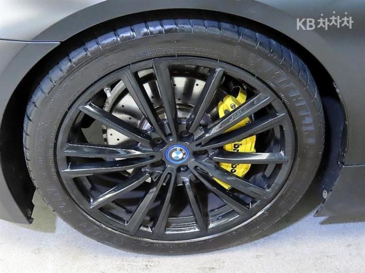 BMW i8 1.5 Roadster Basic - фото 20