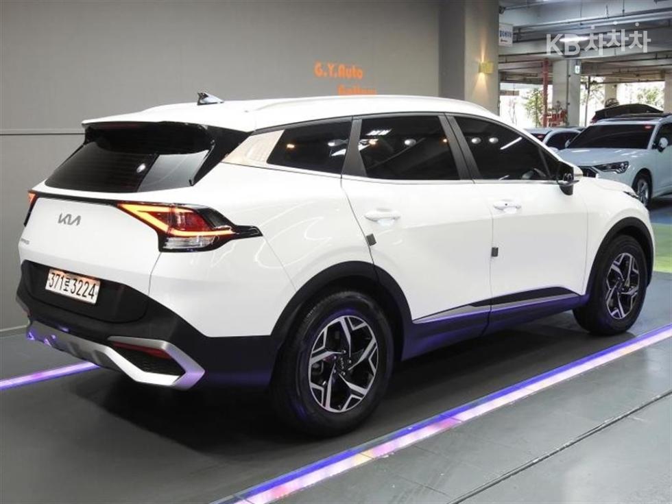 2022 - kia sportage