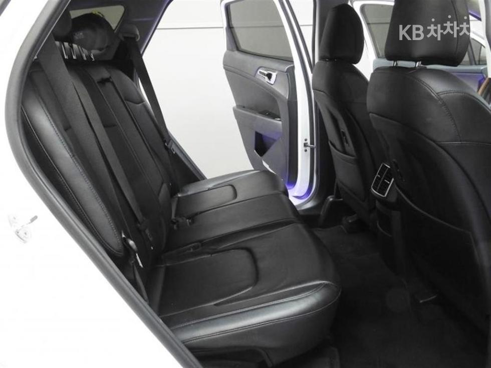 2022 - kia sportage