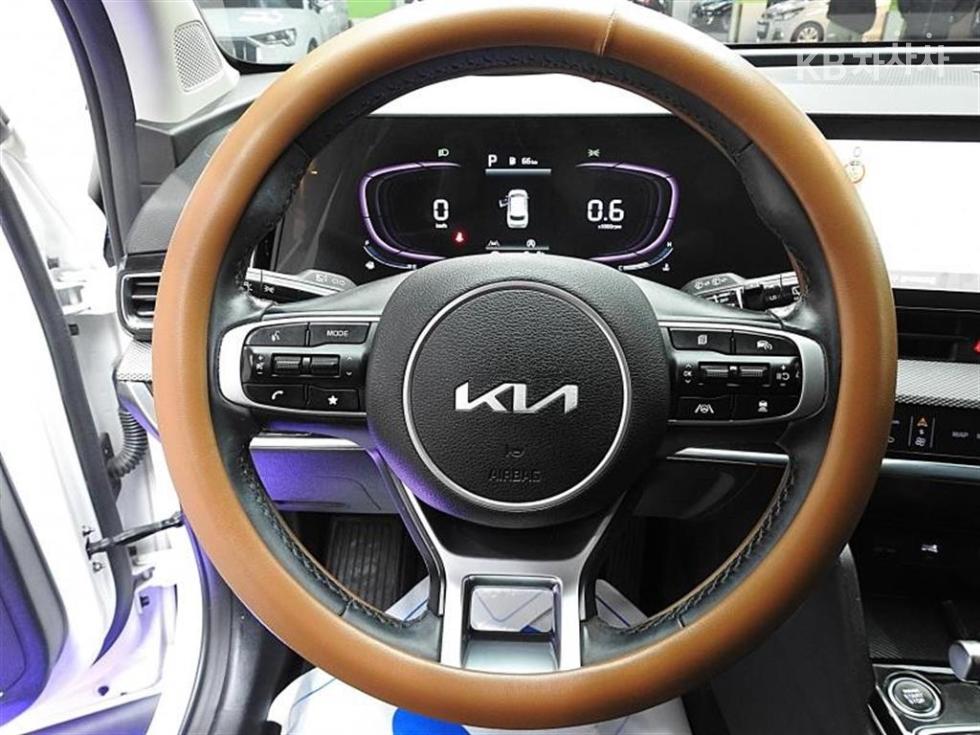 2022 - kia sportage
