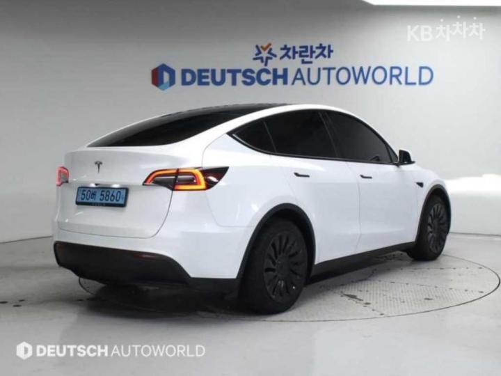 Tesla Model Y RWD Base Type 3