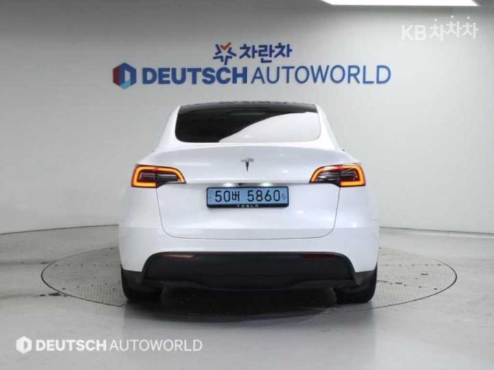 Tesla Model Y RWD Base Type 5