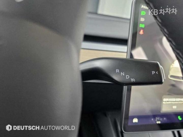 Tesla Model Y RWD Base Type 10