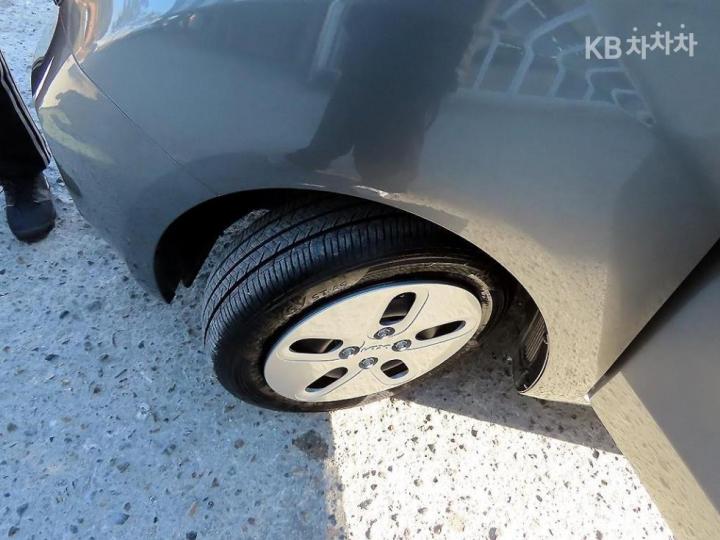 Kia Ray 1.0 Gasoline Van 2 Seater Prestige - фото 18