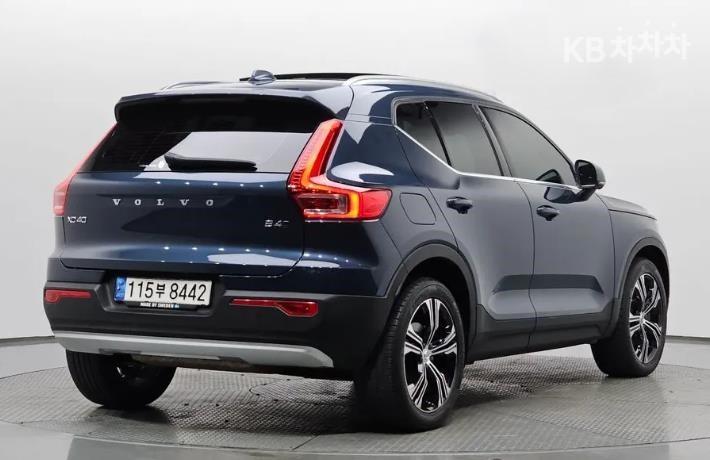 Volvo XC40 B4 AWD Inscription — фото 2