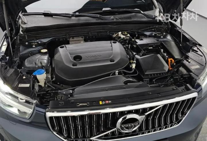 Volvo XC40 B4 AWD Inscription — фото 4