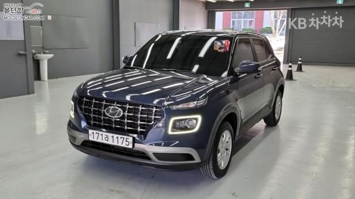 Hyundai Venue Gasoline 1.6 Modern 2