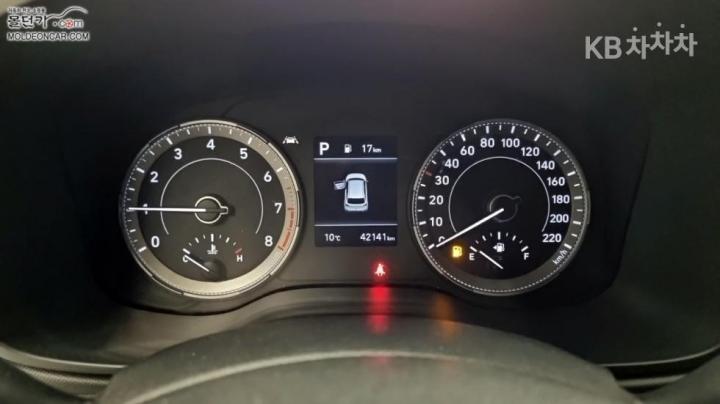 Hyundai Venue Gasoline 1.6 Modern 6