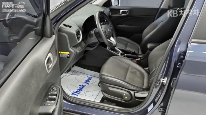 Hyundai Venue Gasoline 1.6 Modern 10