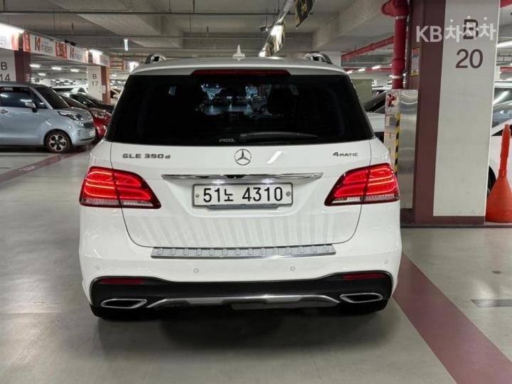 Mercedes-Benz GLE-Class W166 350d 4Matic Premium 6