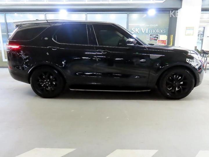 Land Rover Discovery 5 2.0 SD4 SE 4