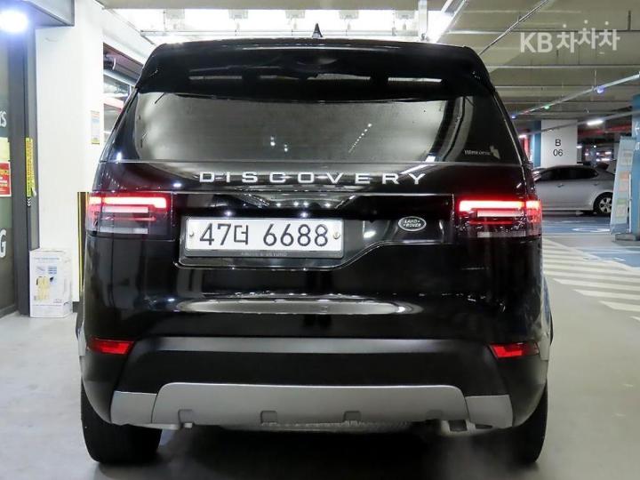 Land Rover Discovery 5 2.0 SD4 SE 6