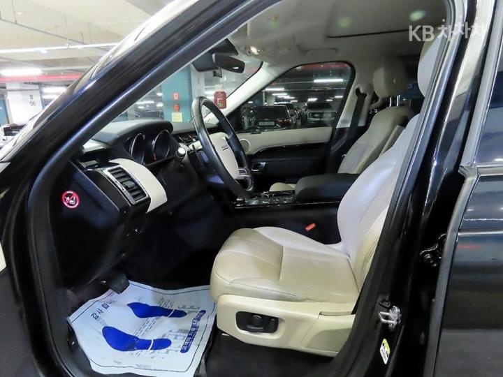 Land Rover Discovery 5 2.0 SD4 SE 7