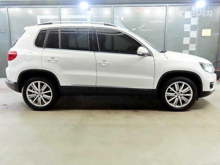 Volkswagen Tiguan New 2.0 TDI Premium 5N 4