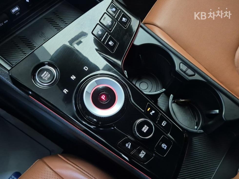 2022 - kia sportage