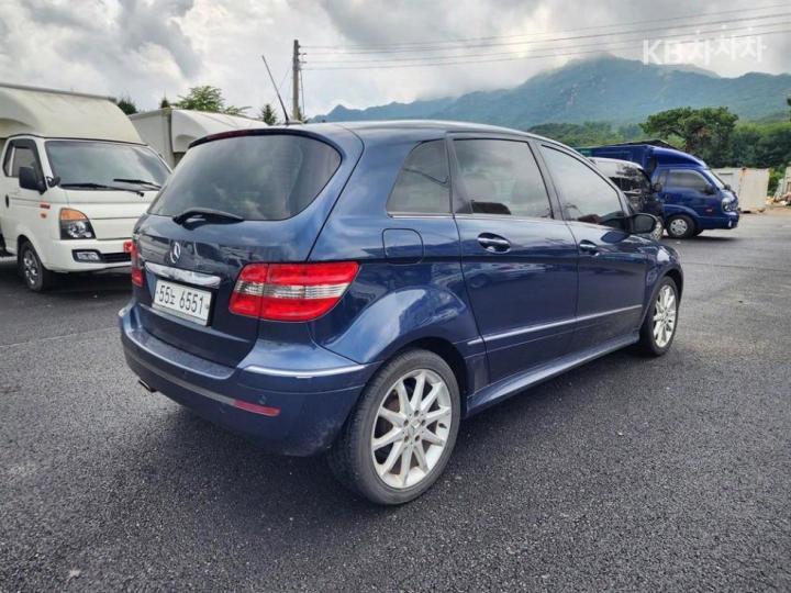 Mercedes-Benz B-Class B200 6
