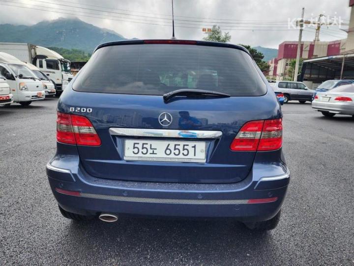 Mercedes-Benz B-Class B200 8