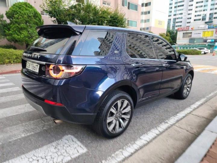 Land Rover Discovery Sport 2.0 TD4 HSE Luxury 5