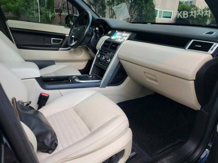 Land Rover Discovery Sport 2.0 TD4 HSE Luxury 7