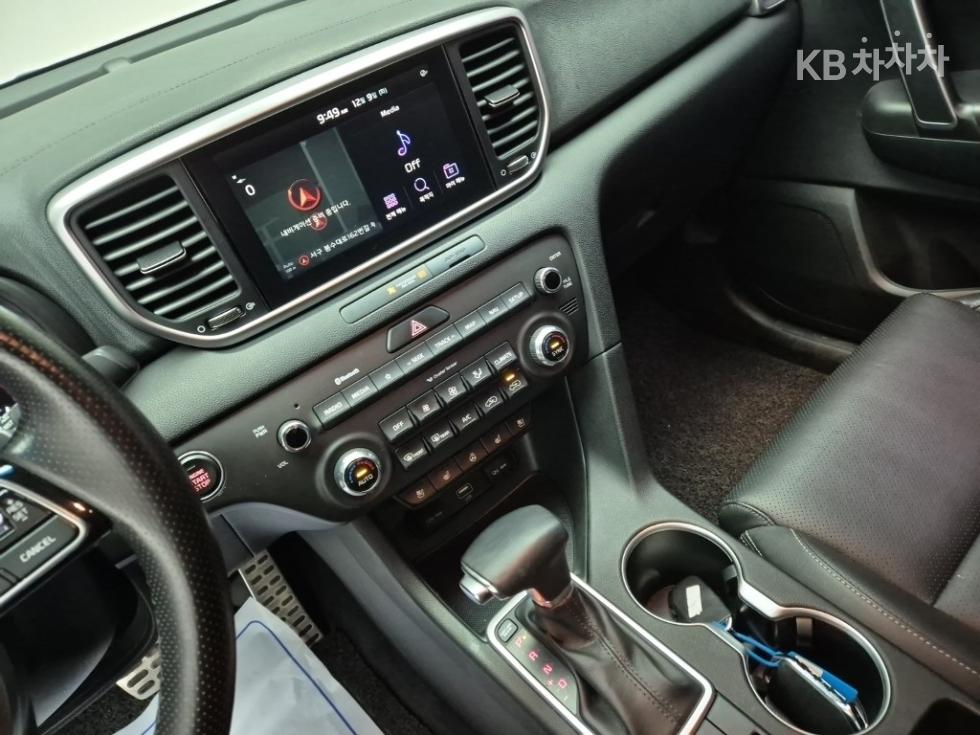 2020 - kia sportage