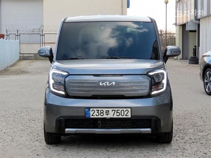 Kia Ray 1.0 Gasoline Prestige - фото 1