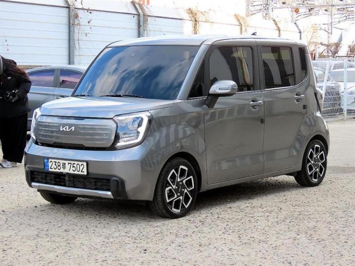 Kia Ray 1.0 Gasoline Prestige - фото 2