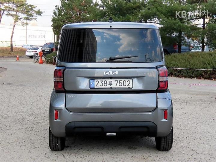 Kia Ray 1.0 Gasoline Prestige - фото 4