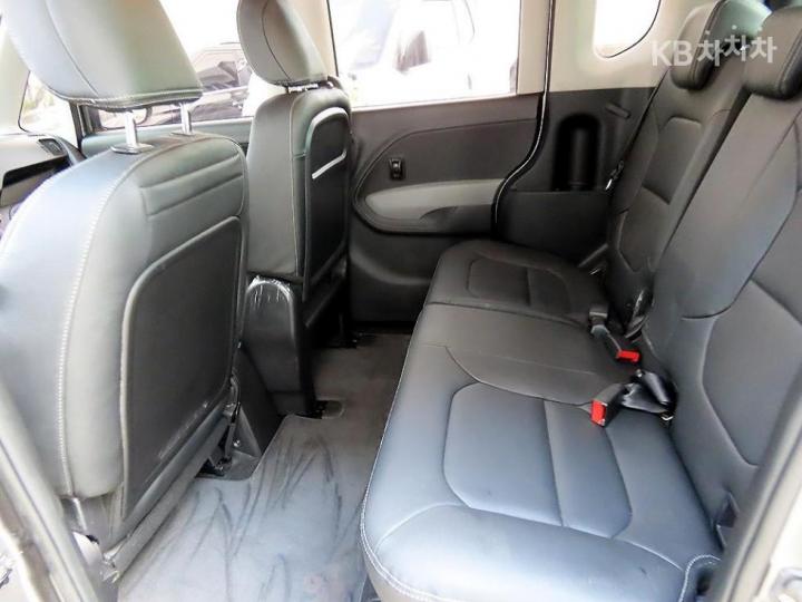 Kia Ray 1.0 Gasoline Prestige - фото 6