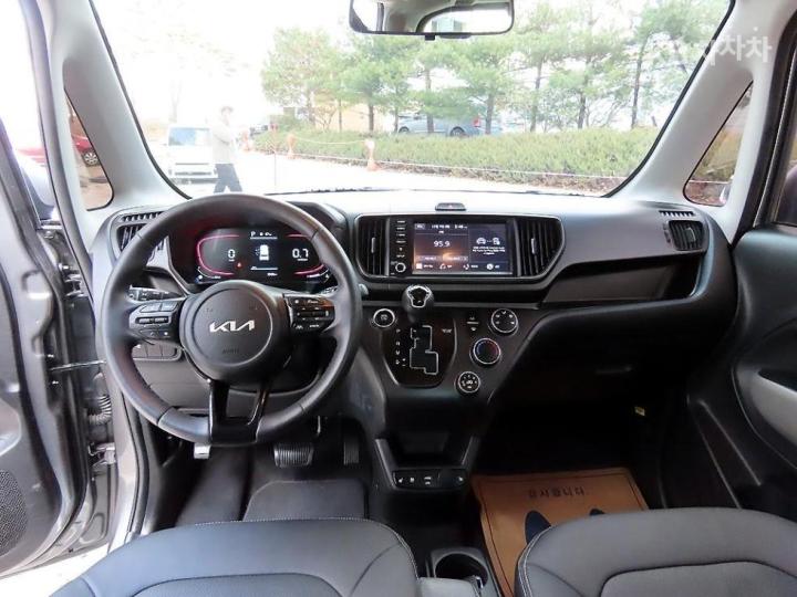 Kia Ray 1.0 Gasoline Prestige - фото 7