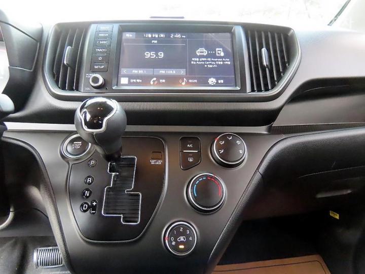 Kia Ray 1.0 Gasoline Prestige - фото 10