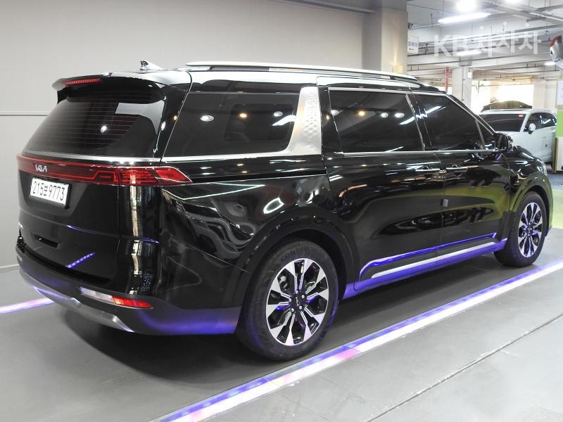 2023 - kia carnival