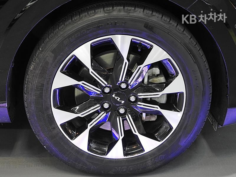 2023 - kia carnival