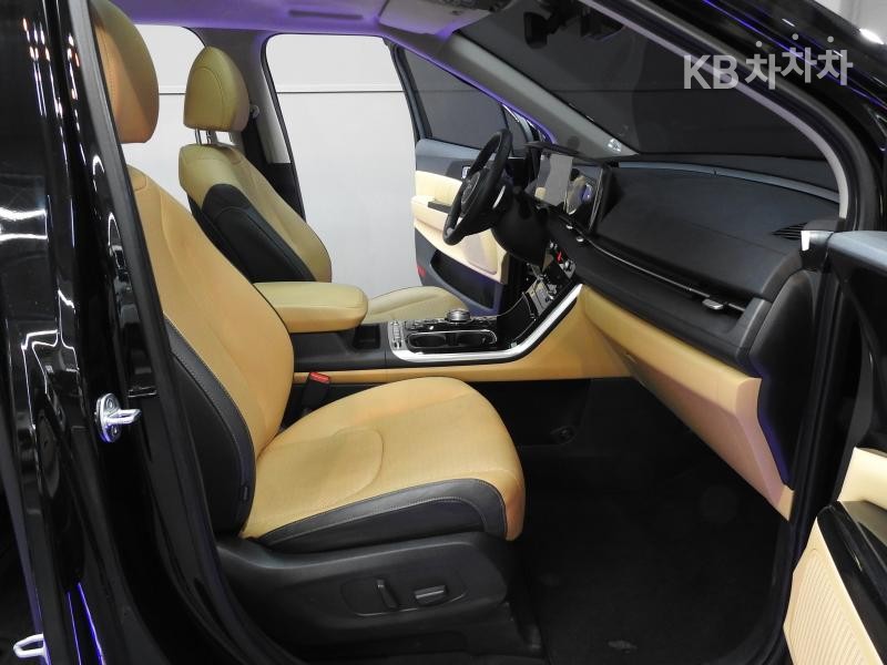 2023 - kia carnival