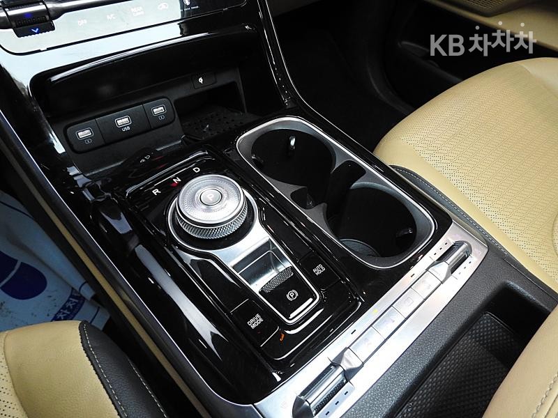 2023 - kia carnival