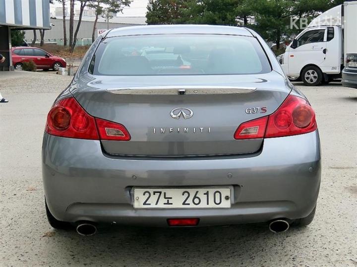 Infiniti G G37 Sedan S 5