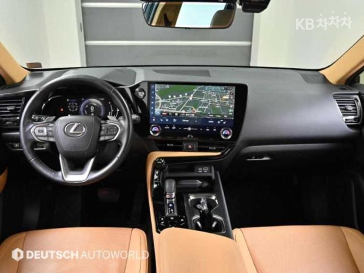 Lexus NX AZ20 350h Premium 8