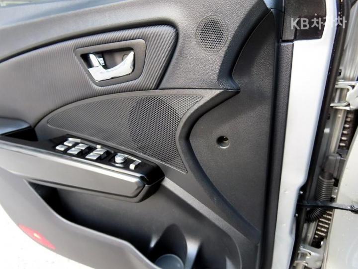 KG Mobility (Ssangyong) Tivoli 2WD IX - фото 11