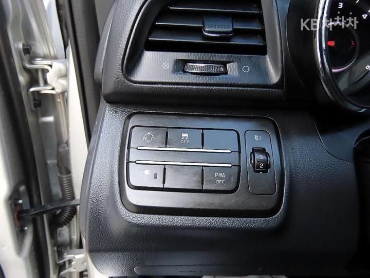 KG Mobility (Ssangyong) Tivoli 2WD IX - фото 12