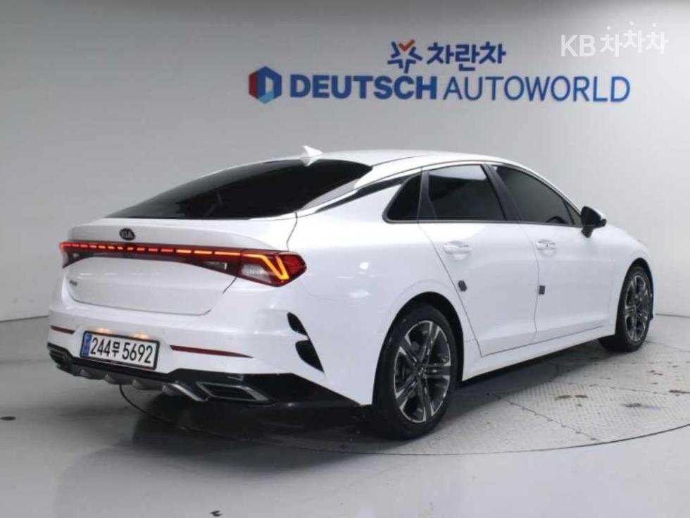 2021 - kia k5