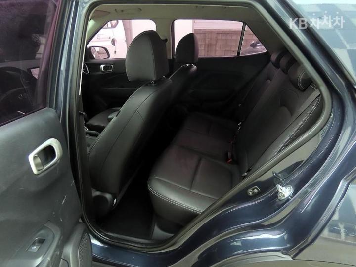 Hyundai Venue Gasoline 1.6 Modern Plus 7