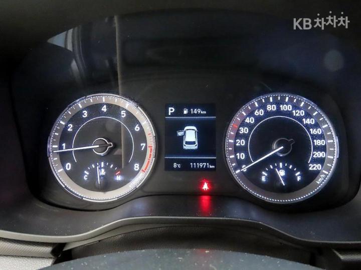 Hyundai Venue Gasoline 1.6 Modern Plus 10